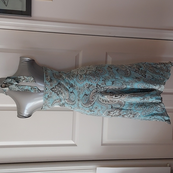 Ann Taylor blue and white floral halter dress - Picture 7 of 9